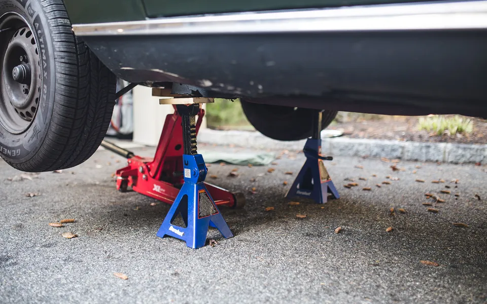 How to Jack Up Your Car | Digital Trends